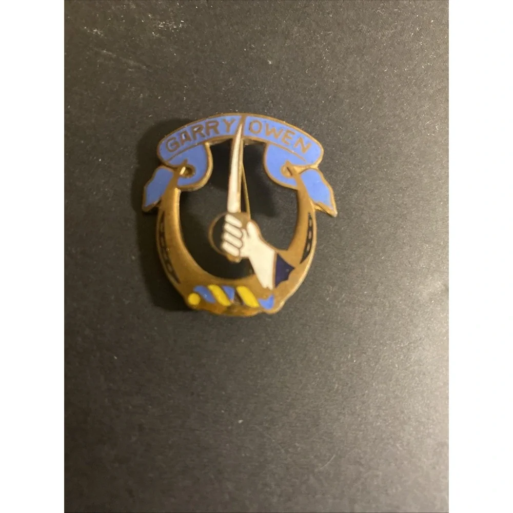 US Army 7th Cavalry Regiment Garry Owen Collectible Lapel Pin
